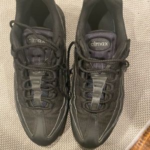 NEGOTIABLE Used Air max 95 Black Size 10 Price negotiable